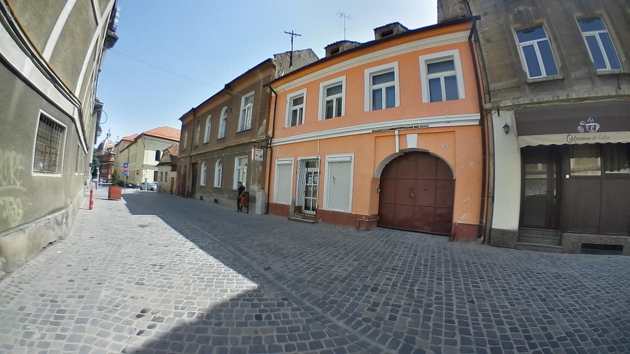 The Hosting Cafe Bed & Breakfast Brasov Exterior photo